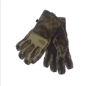 The North Face Accessories - The North Face gloves The North Face Accessories - The North Face gloves
